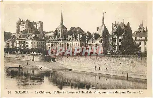 Cartes postales Saumur Le Chateau L'Eglse St Pierre et l'Hotel de Ville vue prise du pont Cesart