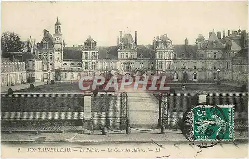 Cartes postales Fontainebleau Le Palais La Cour des Adieux