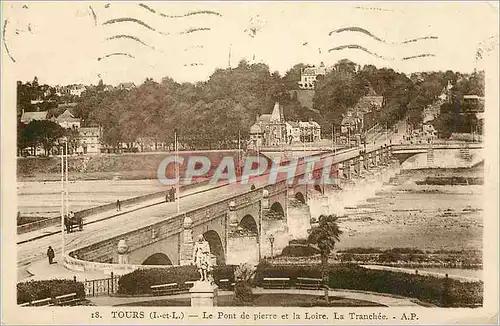 Cartes postales Tours (I et L) le Pont de Pierre et la Loire