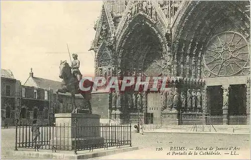 Ansichtskarte AK Reims Statue de Jeanne d'Arc et Portails de la Cathedrale