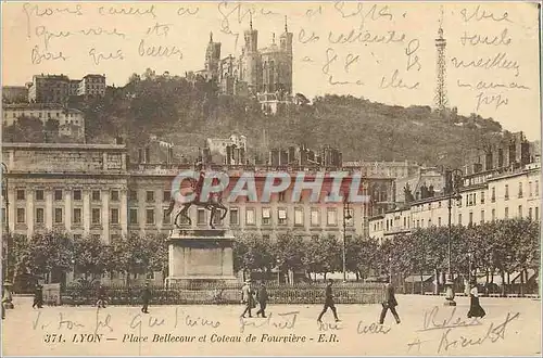 Cartes postales Lyon Place Bellecour et Coteau de Fourviere