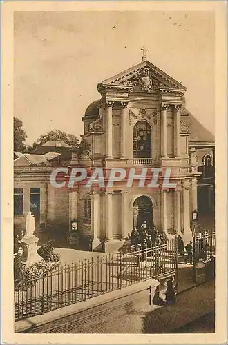 Ansichtskarte AK La Chapelle des Carmelites de Lisieux La Facade