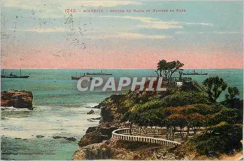 Cartes postales Biarritz Rocher du Basta et Navires en Rade Bateaux