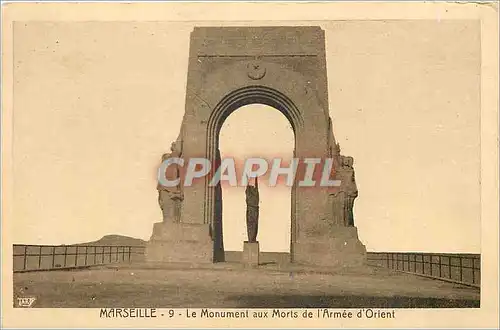 Ansichtskarte AK Marseille Le Monument aux Morts de l'Armee d'Orient Militaria