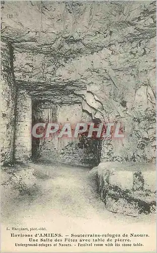 Cartes postales Environs d'Amiens Souterrains Refuges de Naours Une Salle des Fetes avec Table de Pierre