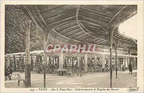 Cartes postales Vichy Sur le Vieux Parc Galerie Couverte et Pergolas des Sources