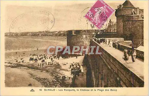 Ansichtskarte AK St Malo Les Remparts Le Chateau et la Plage des Bains