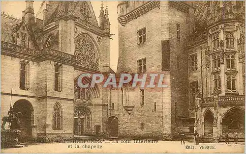 Cartes postales Chateau de Pierrefonds la Cour Interieure et la Chapelle