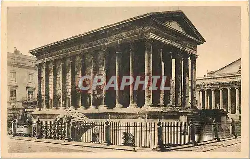 Ansichtskarte AK Nimes la Maison Carree Temple Romain