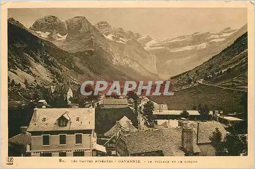 Ansichtskarte AK Gavarnie les Hautes Pyrenees le Village et le Cirque