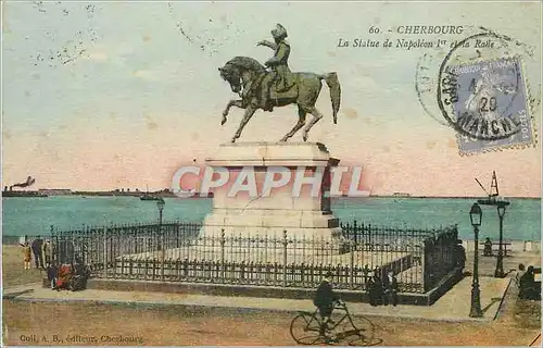 Ansichtskarte AK Cherbourg La Statue de Napoleon 1er et la Rade  Velo Ccle