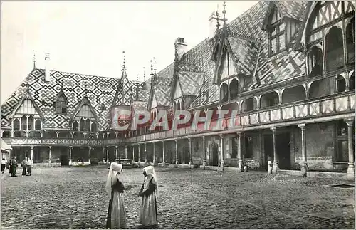 Cartes postales moderne Beaune (Cote d'Or) L'Hotel Dieu fonde en 1443 La Cour d'Honneur