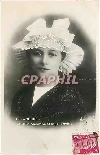Cartes postales Angers La Belle Angevine et sa Jolie Coiffe