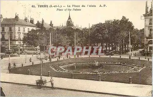 Cartes postales Tours (I et L) La Place du Palais Tramway