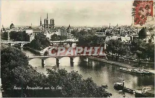 Cartes postales moderne Paris Perspective sue la Cite Notre Dame Bateau