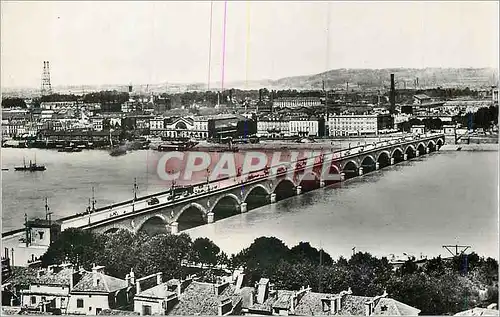 Cartes postales moderne Bordeaux Le Port et la Ville prise de la Tour Saint Michel