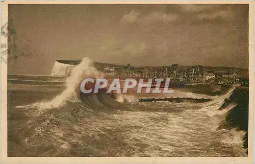 Cartes postales Mers Subit l'assaut des Vagues Le Treport Eu Mers a 163 km de Paris