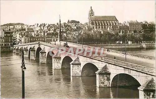 Cartes postales moderne Blois Le Pont et la Cathedrale Automobile