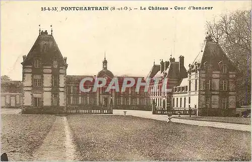 Cartes postales Pontchartrain (S et O) Le Chateau Cour d'Honneur