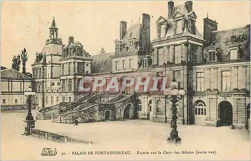 Ansichtskarte AK Palais de Fontainebleau Facade sur la Cour des Adieux (autre Vue)