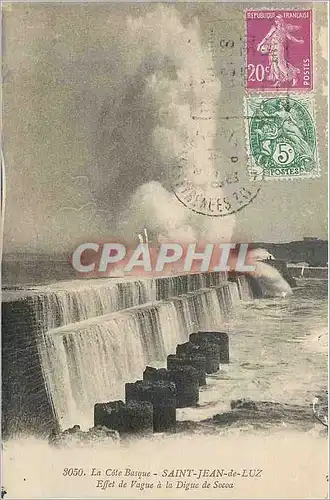 Ansichtskarte AK Saint Jean de Luz la Cote Basque Effet de Vague a la Digue de Socoa