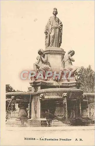 Cartes postales Nimes La Fontaine Pradier