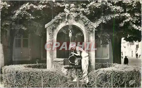 Cartes postales moderne La Femme aux Puits (Gabard Statuaire) Pau
