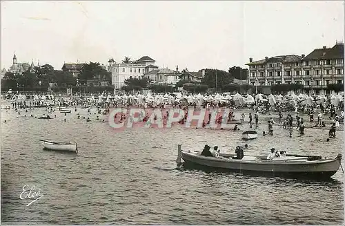 Moderne Karte Arcachon (Gironde) La Plage a l'Heure du Bain vers le Casino Bateaux