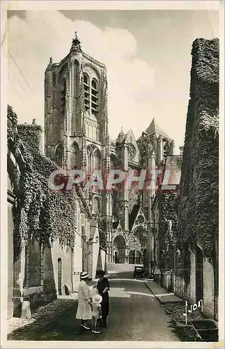 Cartes postales moderne Bourges (Cher) La Cathedrale vue de la Rue Porte Jaune