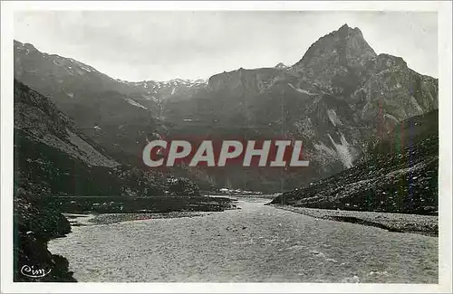 Cartes postales moderne Les Chapieux (Savoie) Altit 1552 m Vue Generale et Pointe de Mya