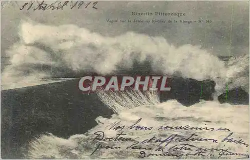 Cartes postales Biarritz Pittoresque Vague sur la jetee du Rocher de la Vierge