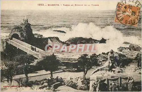 Ansichtskarte AK Biarritz Vague au Rocher de la Vierge