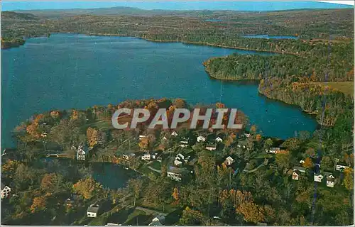 Cartes postales moderne Wayne Maine Aerial View of the Village Center Showing the Mill Pond and Lake Pocasset