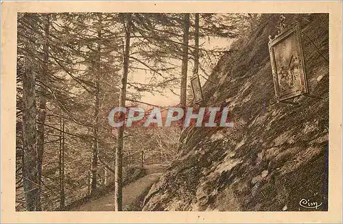 Cartes postales N D de l'Hermitage le Chemin de Croix (5e et 6e Stations)