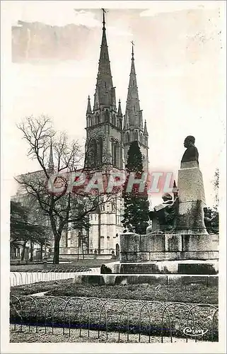 Cartes postales moderne Moulins (Allier) la Cathedrale et Jardin du Musee