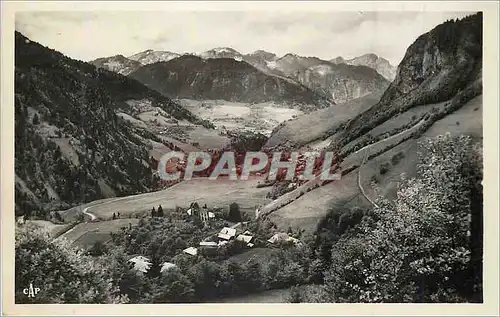 Cartes postales moderne St Jean d'Aulph Vallee de St Jean d'Aulph et les Ruines de l'Abbaye