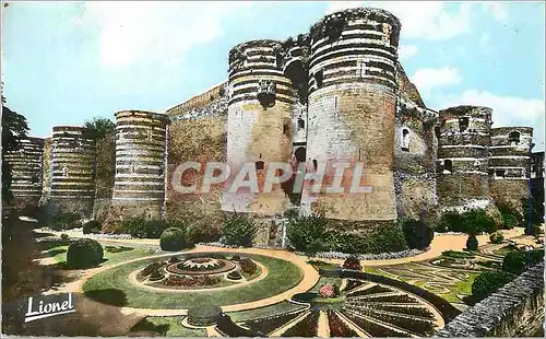 Cartes postales moderne Angers (Maine et Loire) Le Chateau et ses Fosses Fleuris