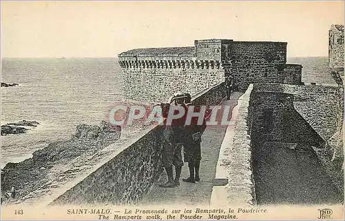 Ansichtskarte AK Saint Malo La Promenade sur les Remparts la Poudriere