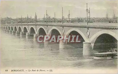 Cartes postales Bordeaux Le Pont de Pierre Bateau