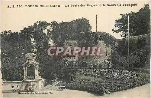 Cartes postales Boulogne sur Mer La Porte des Degres et le Souvenir Francais