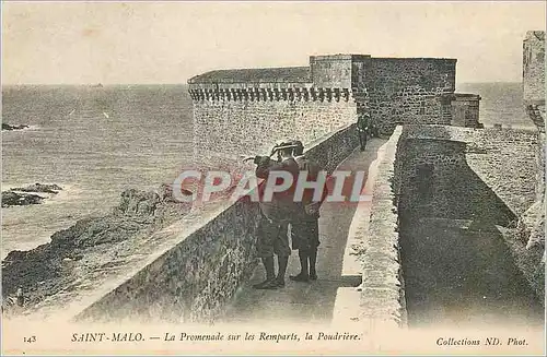 Cartes postales Saint Malo La Promenade sur les Remparts La Poudriere