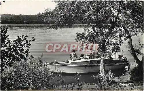 Cartes postales moderne Fontaine le Port (S et M) Bords de Seine Bateau