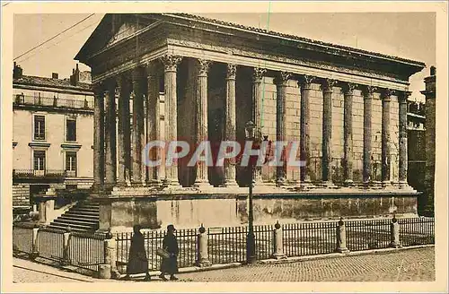 Cartes postales Nimes (Gard) La Maison Carree