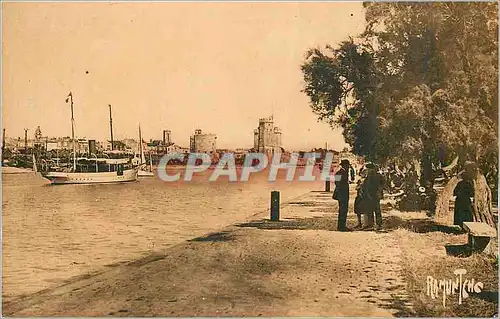 Cartes postales Entree du Port de la Rochelle Bateau