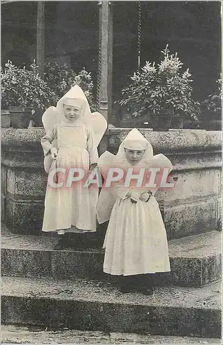 Cartes postales Beaune Petites Soeurs Hospitalieres vers le Puits de l'Hotel Dieu Enfants Folklore