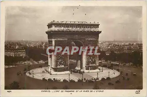 Cartes postales Paris L'Arc de Triomphe et la Place de l'Etoile
