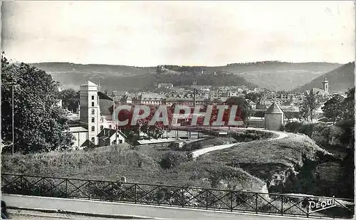 Cartes postales moderne Besancon les Bains (Doubs) Anciens Remparts Au fond La Citadelle