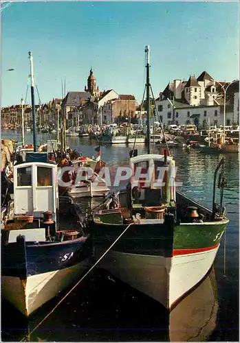 Cartes postales moderne Le Port du Croisic la Cote d'Amour l'Eglise et les Vieilles Maisons XVIIe siecle Bateaux de pech