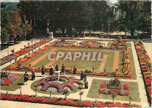 Moderne Karte Bourges (Cher) le Jardin de l'Hotel de Ville et un Groupe des Sonneurs Nerondais Folklore