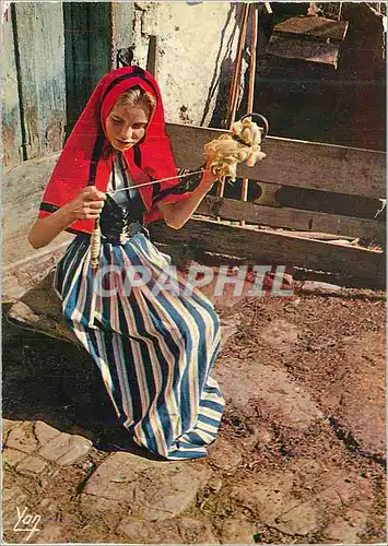 Cartes postales moderne Au Col du Soulor (Alt 1450m) Monique la Petite Fileuse Folklore